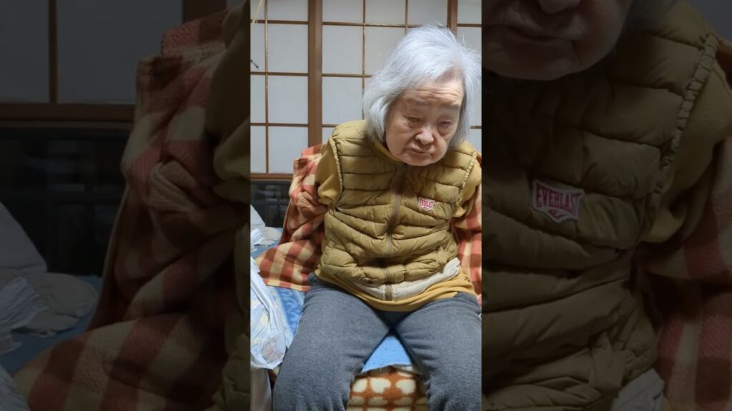 目薬をさす菊枝さん。 #おばあちゃん #目薬 #点眼薬 #癒し #介護 #健康